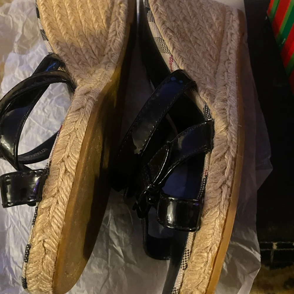 Burberry ladies platform Sandals - Picture 3 of 7